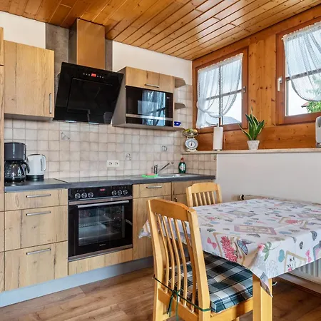 Drei-maedelhaus Ambs 1 *