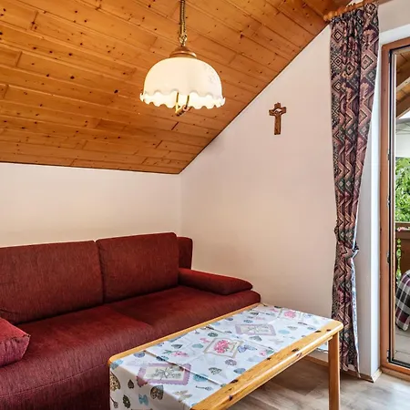 Drei-maedelhaus Ambs 1 *